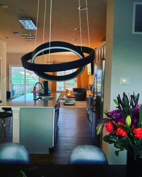 Luxury 5 mins to the stadium 15 minutes to airport